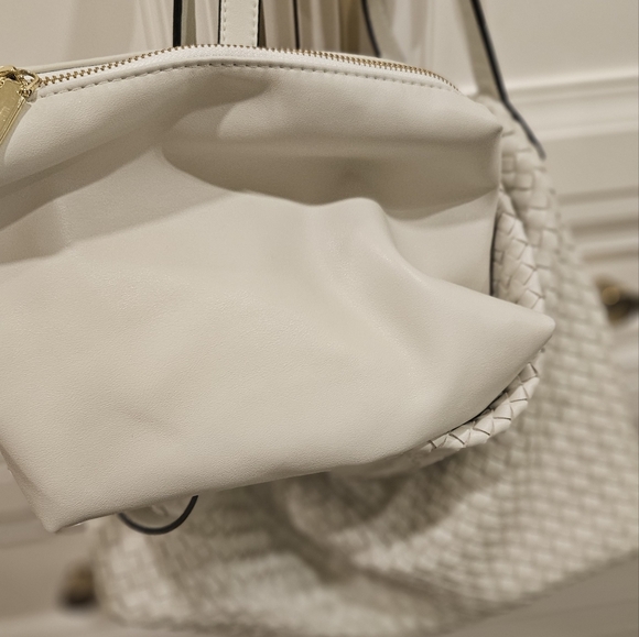 Ladies vegan leather tote style bag - Picture 7 of 8